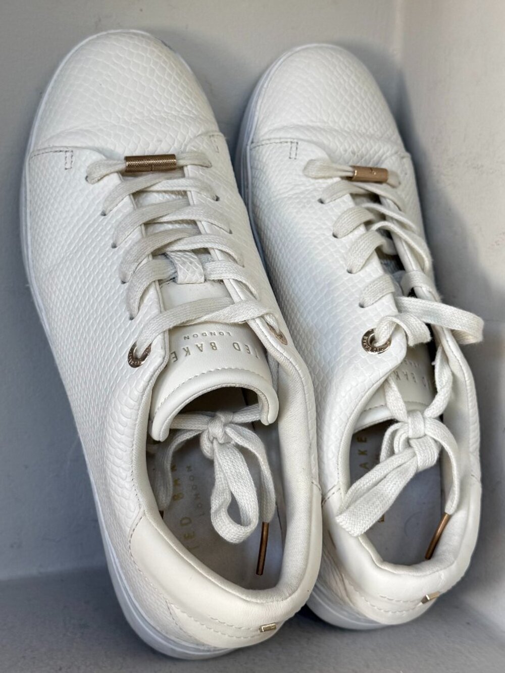 Ted Baker Feekic White Snake Embossed Leather Sneakers Women’s 7.5